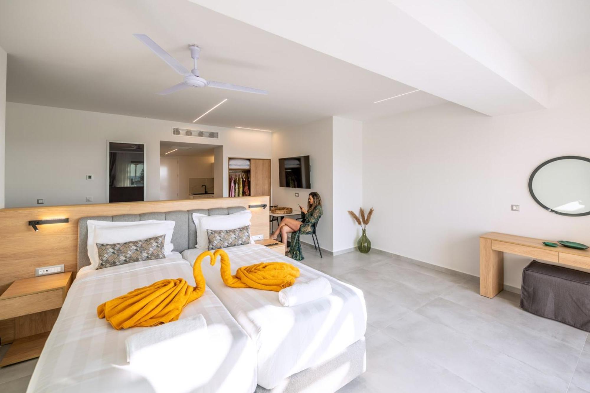 Thimios Suites Adults Only Aharávi Kültér fotó